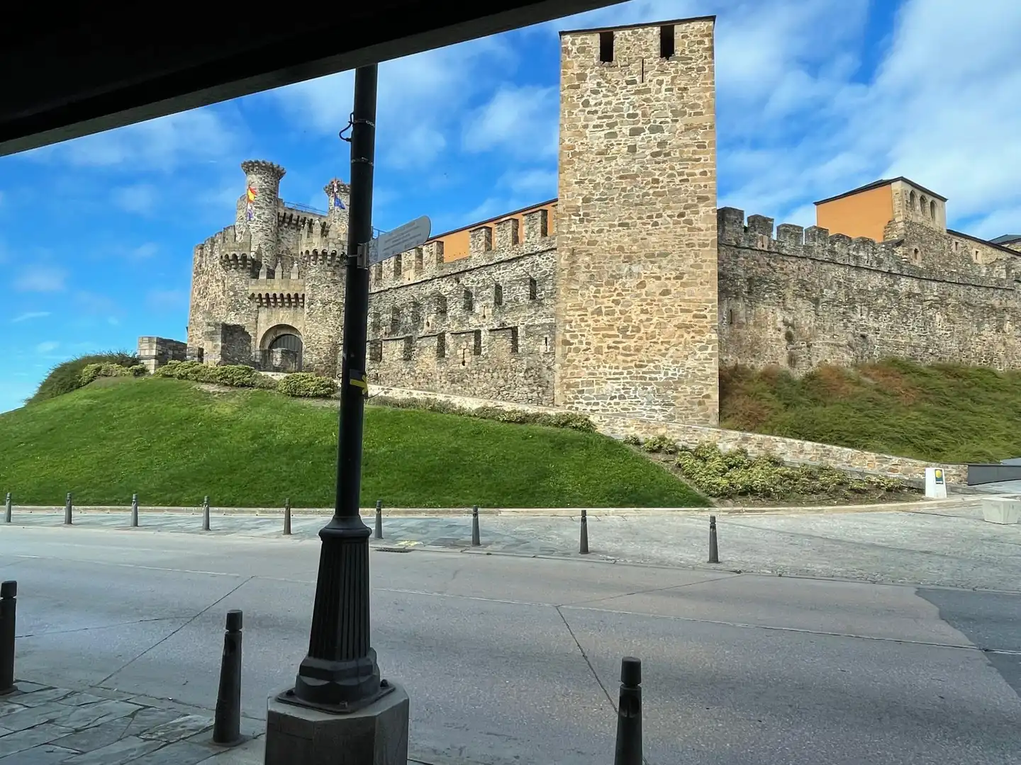 Vista exterior de Apartamento en venta en Ponferrada con Aire acondicionado y Calefacción