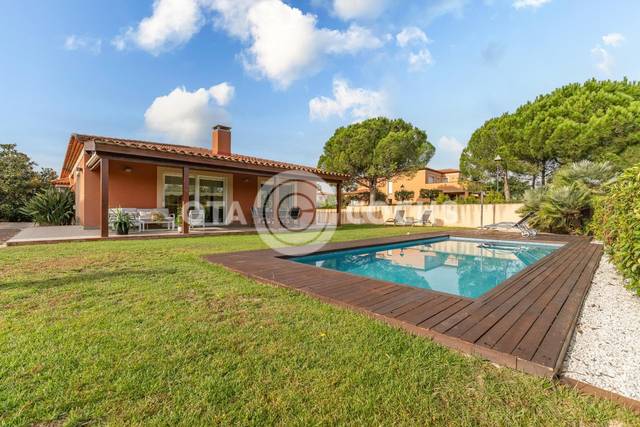 Casa-chalet en Venta en Carrer ROSES DE LES en Migjorn