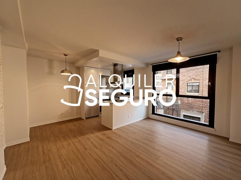 Vista exterior de Pis de lloguer en  Madrid Capital amb Aire condicionat i Calefacció