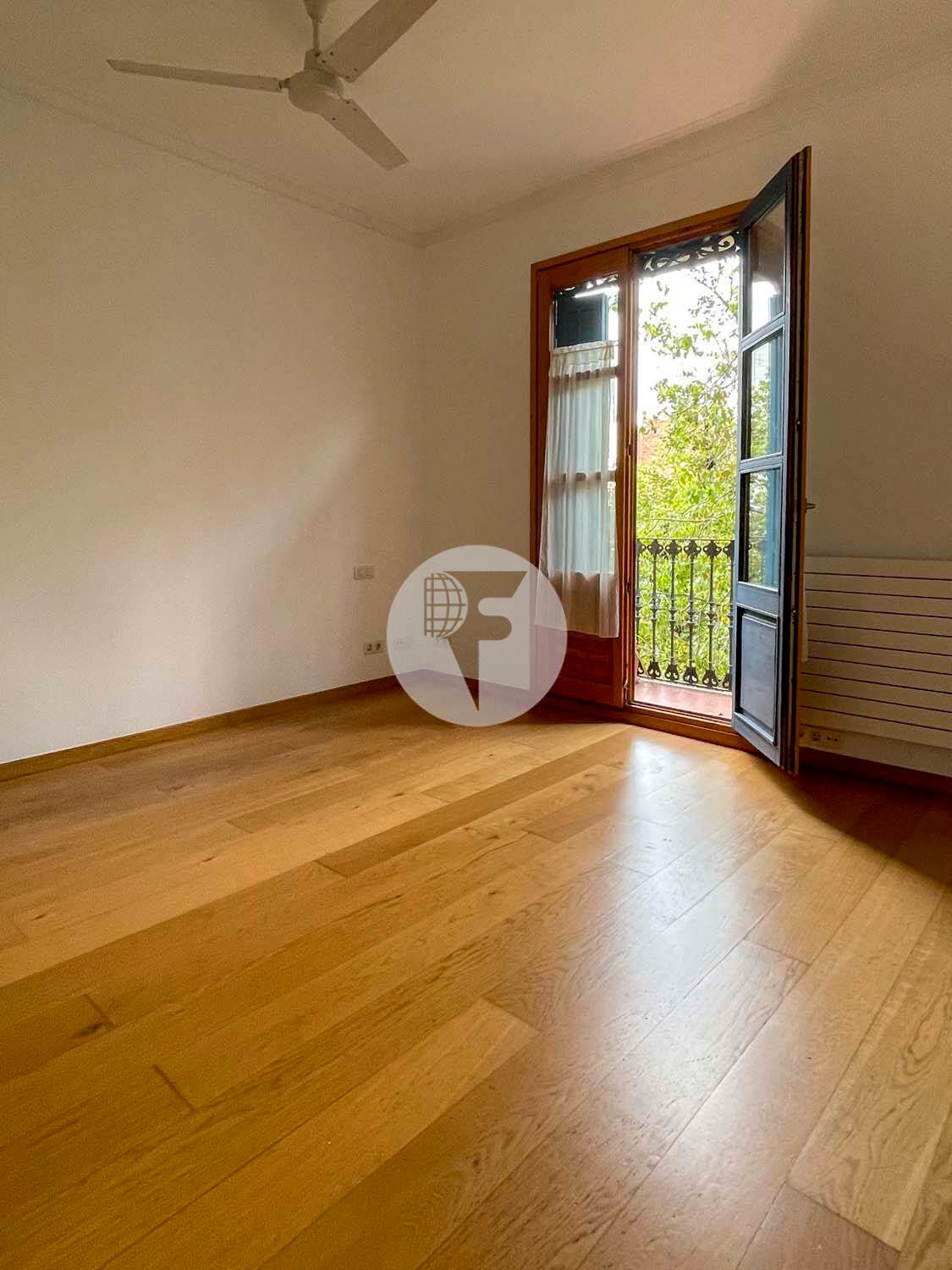 Habitación de Piso de alquiler en  Barcelona Capital con Calefacción, Horno y Balcón