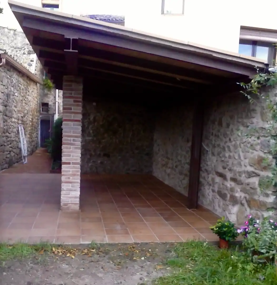 Terrasse von Einfamilien-Reihenhaus zum Verkauf in Flaçà mit Klimaanlage, Heizung und Privatgarten