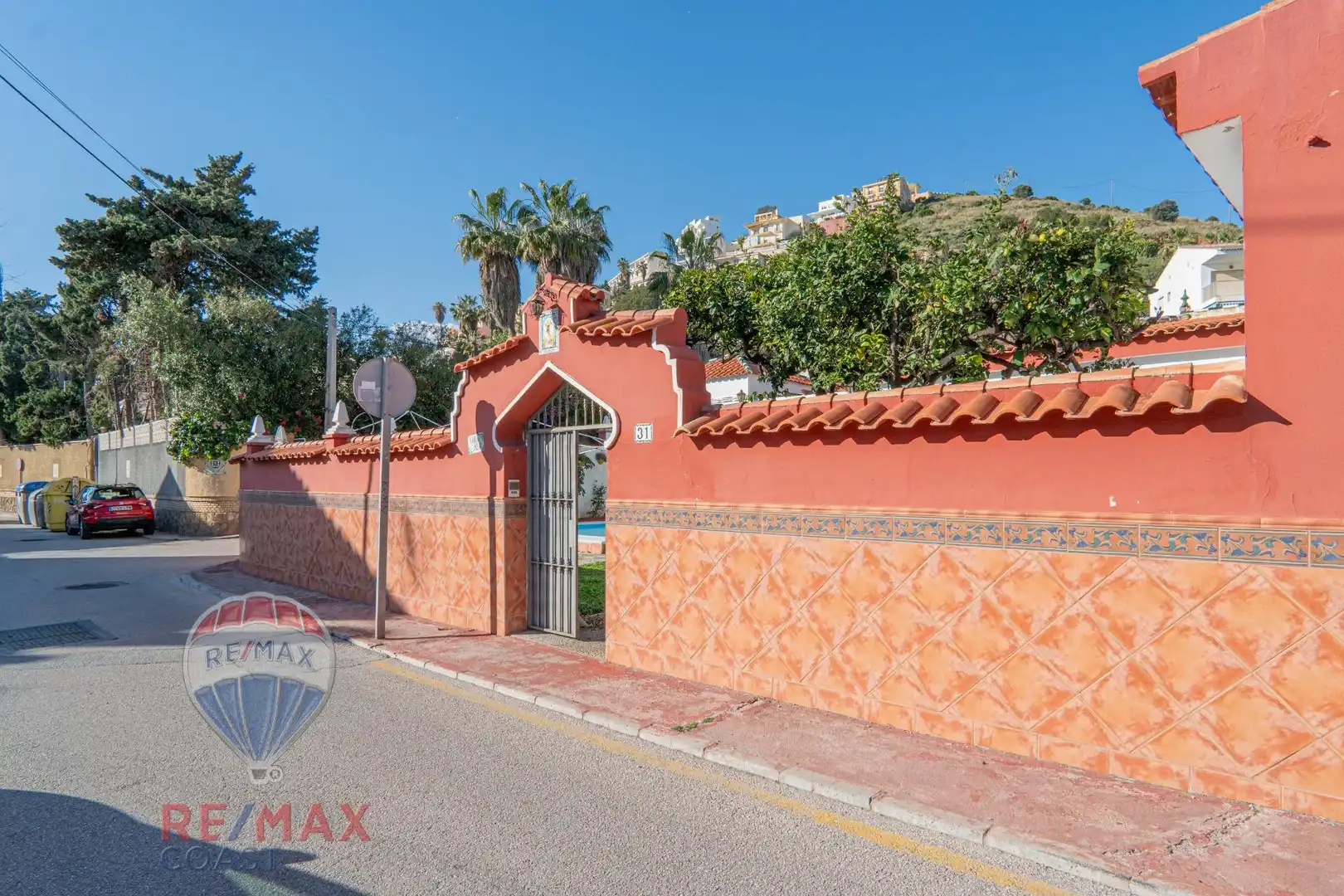 Vista exterior de Casa o chalet en venta en Rincón de la Victoria con Jardín privado, Terraza y Piscina