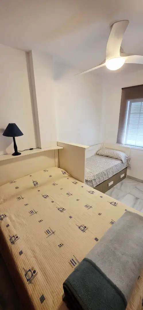 Dormitori de Apartament de lloguer en Torrox amb Aire condicionat, Calefacció i Terrassa