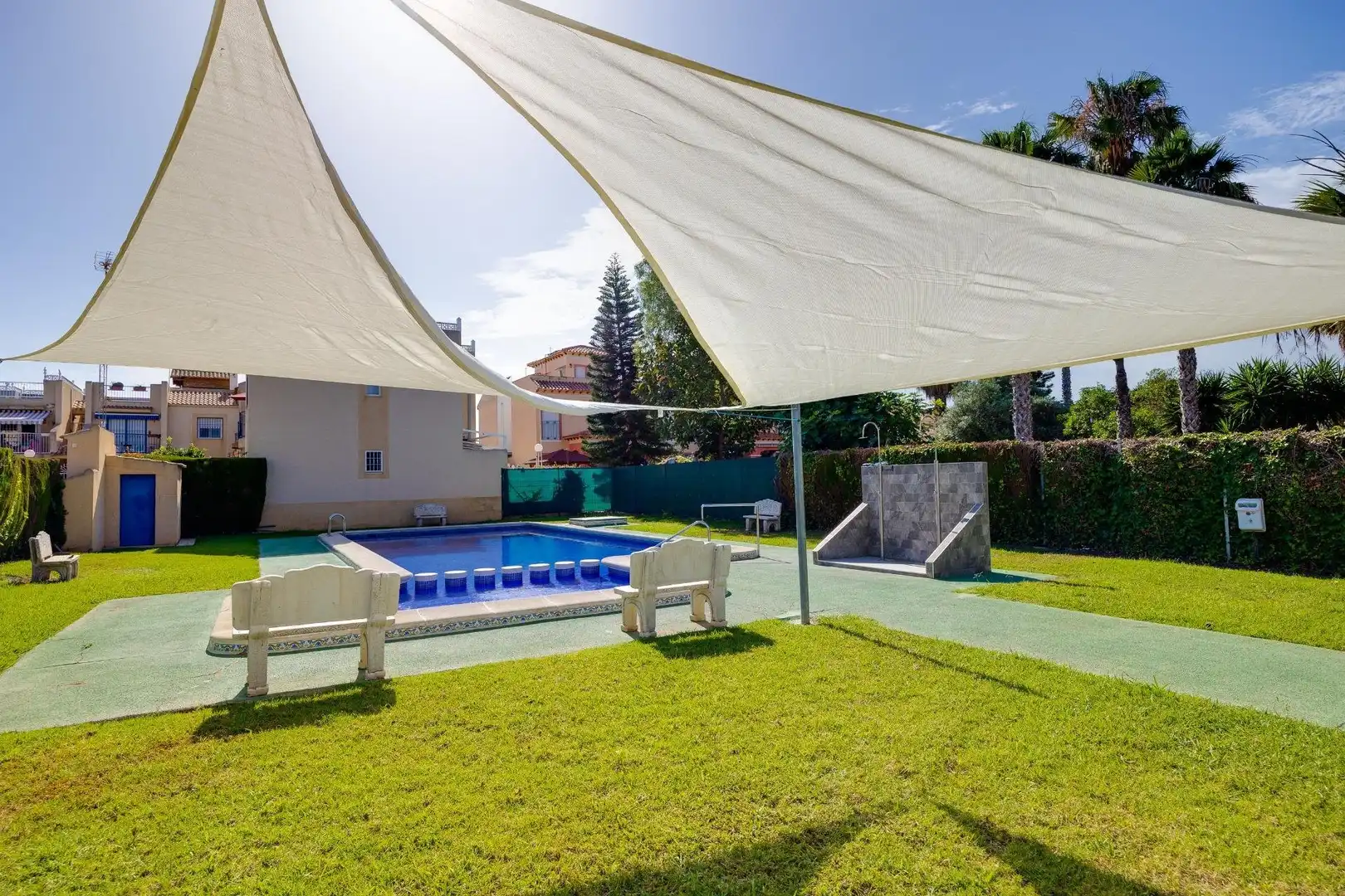 Piscina de Casa o xalet en venda en Torrevieja amb Aire condicionat, Piscina i Moblat
