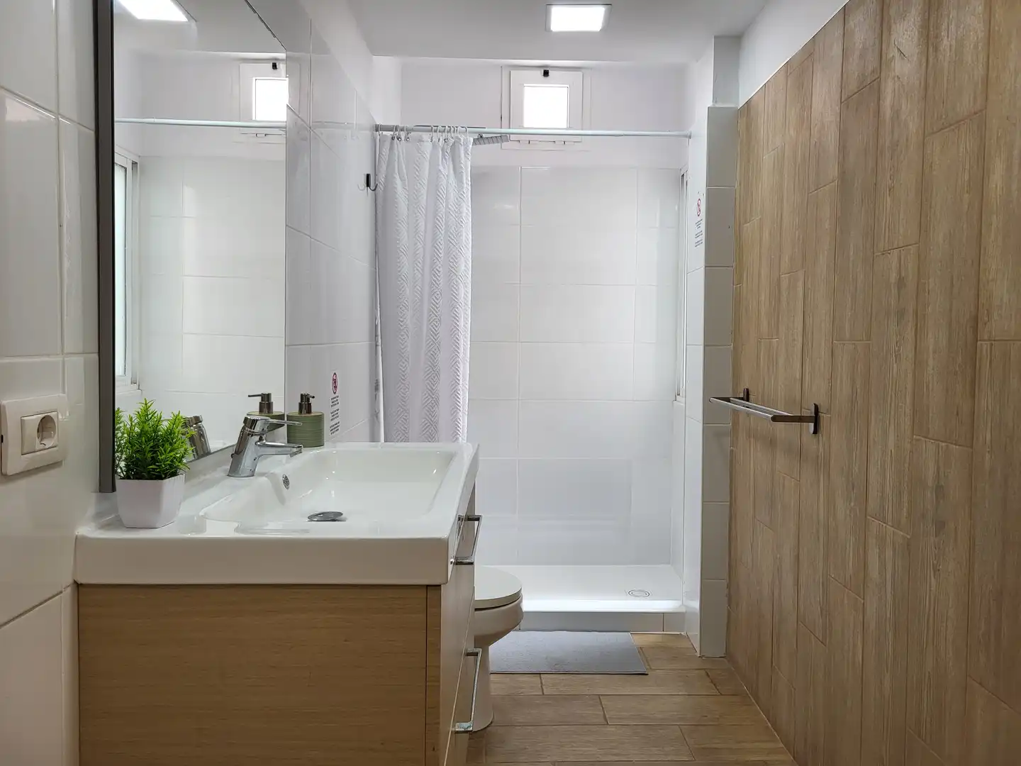 Bathroom of Apartments for sale in Puerto de la Cruz  with Air Conditioner, Terrace and Storage room