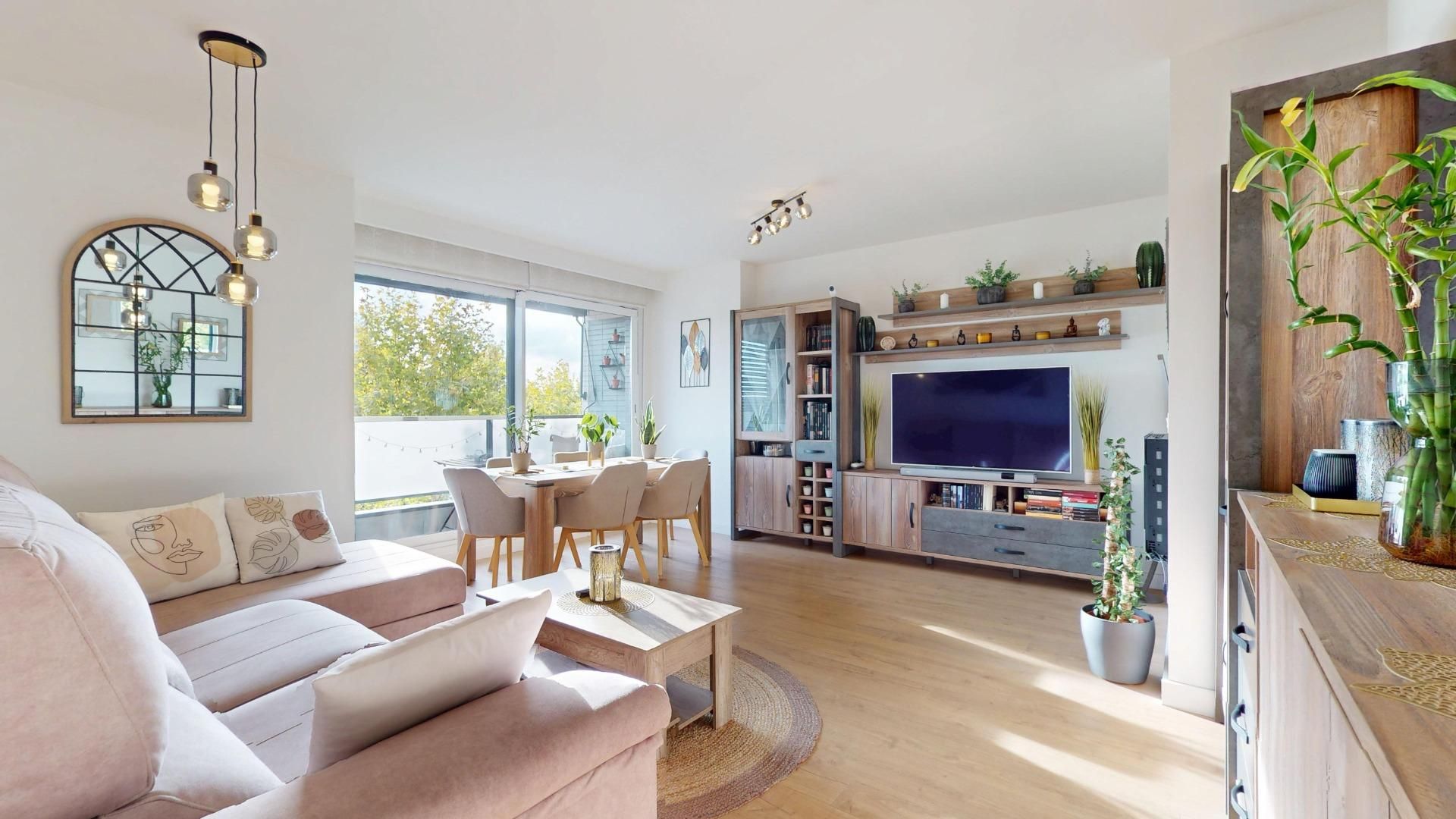 Living room of Flat for sale in  Madrid Capital  with Private garden, Terrace and Community pool