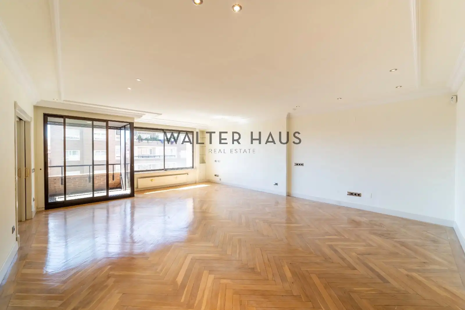 Exterior view of Flat for rent in Madrid  with Air Conditioner, Heating and Terrace