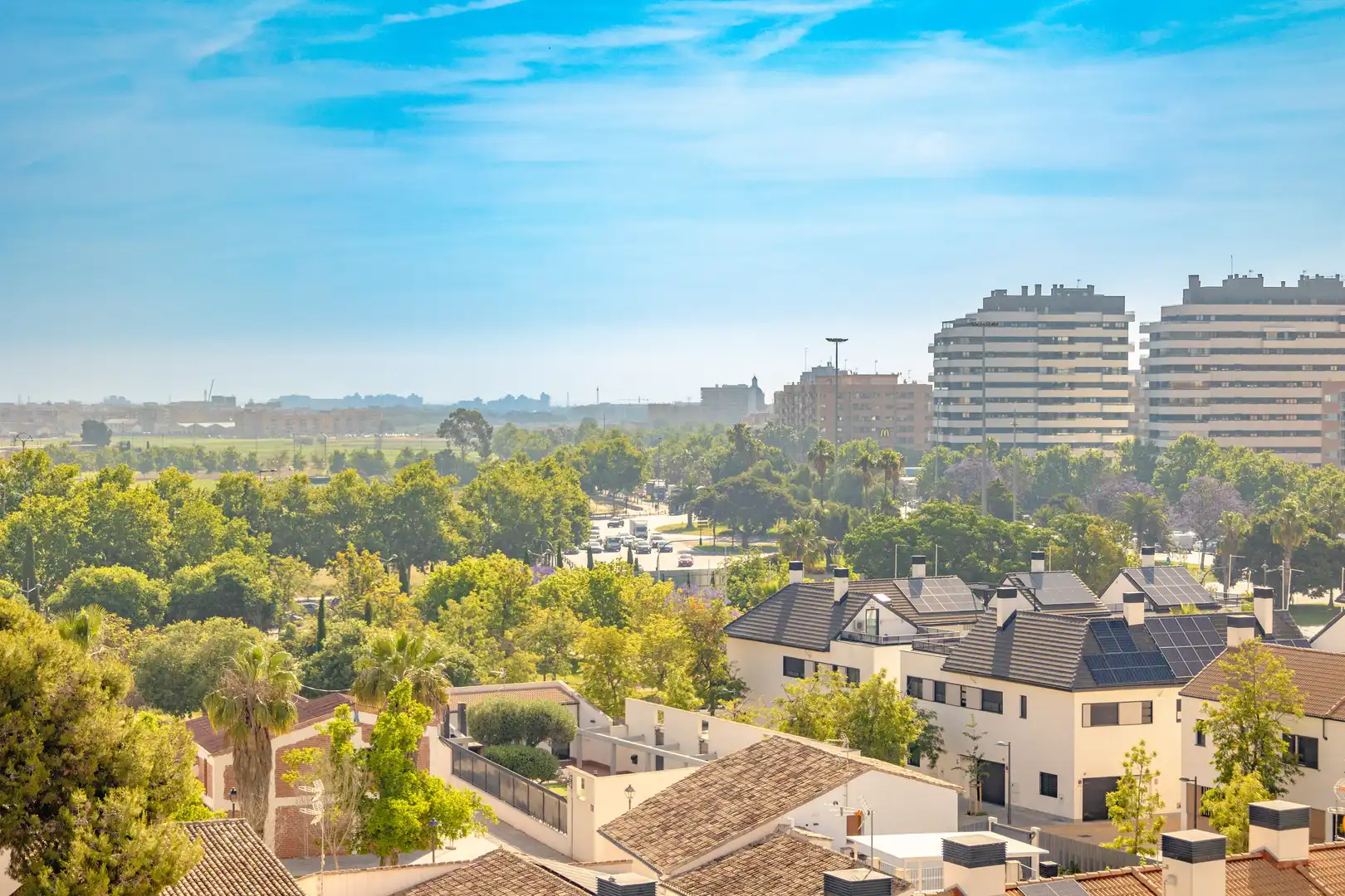 Vista exterior de Piso en venta en Valencia con Trastero, Piscina y Balcón