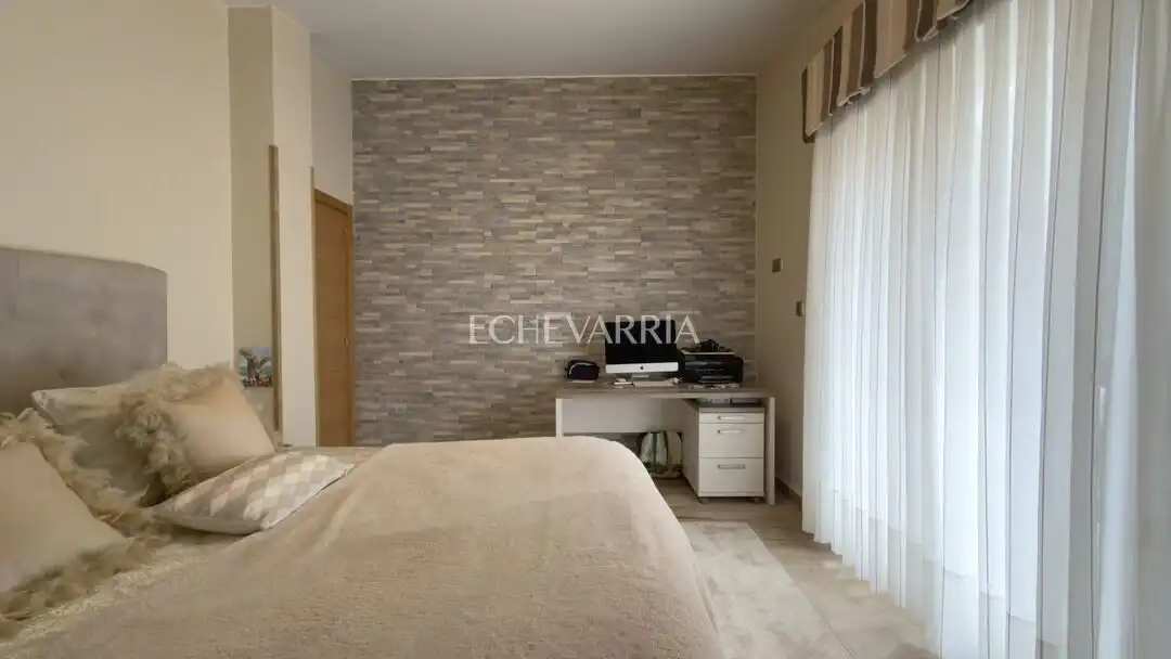 Habitación de Casa o chalet en venta en Castro-Urdiales con Calefacción, Jardín privado y Terraza