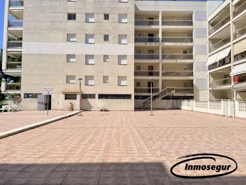 Parking de Piso en venta en Salou con Terraza, Amueblado y Piscina comunitaria