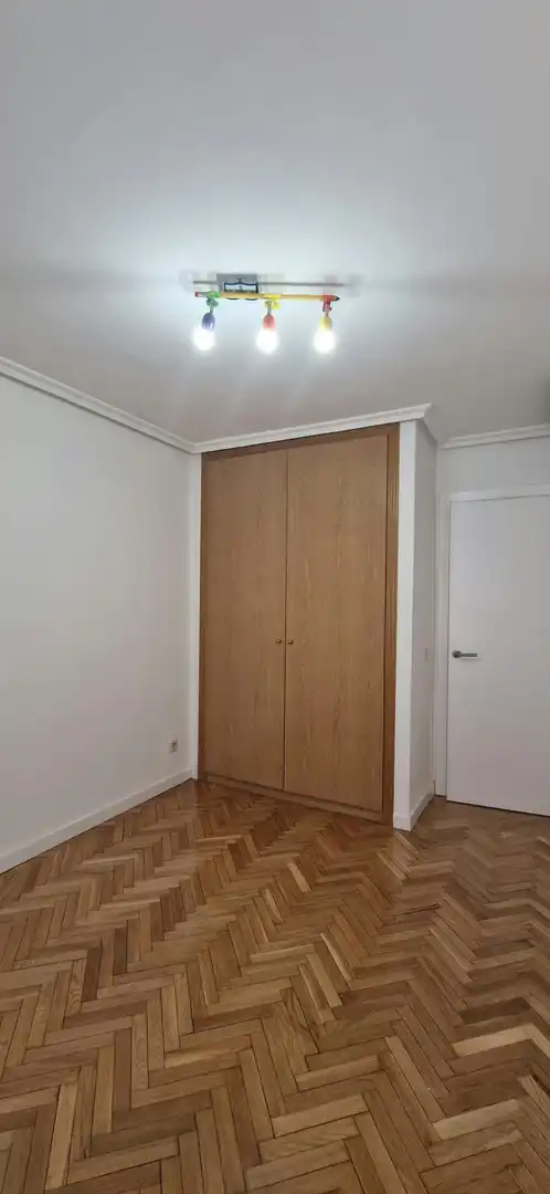 Bedroom of Flat for rent in Madrid  with Air Conditioner and Heating