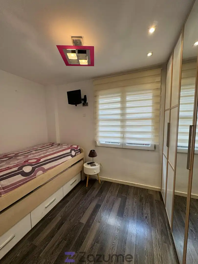Bedroom of Flat for rent in Zaragoza  with Air Conditioner, Heating and Parquet flooring