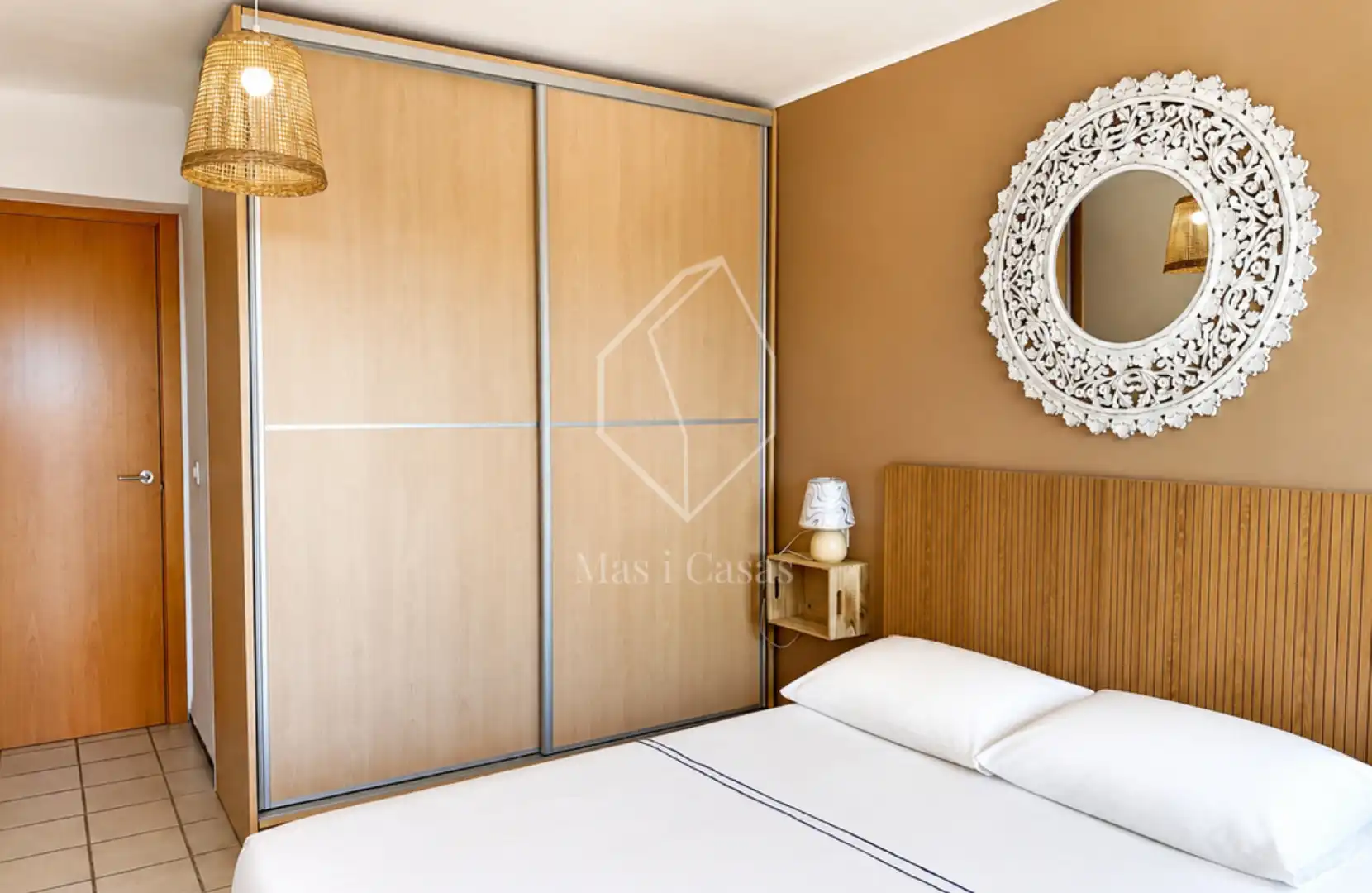 Schlafzimmer von Wohnungen zum Verkauf in Empuriabrava mit Klimaanlage, Terrasse und Möbliert