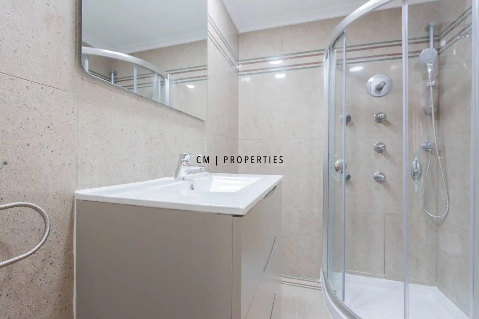 Bathroom of Flat for rent in Valencia  with Air Conditioner, Heating and Storage room
