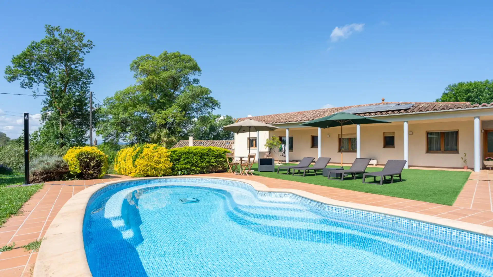 Swimming pool of Houses for sale in Vilademuls  with Air Conditioner, Heating and Terrace