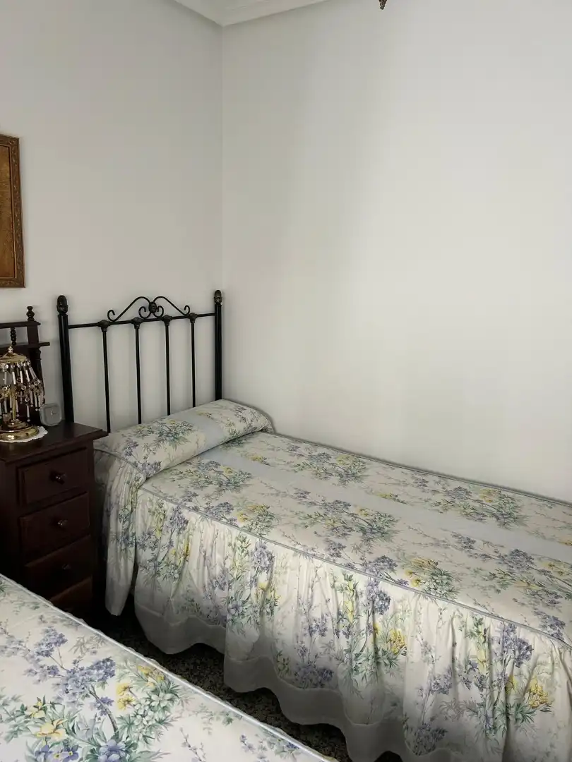 Schlafzimmer von Wohnung zur Miete in Jaén mit Klimaanlage, Heizung und Terrasse