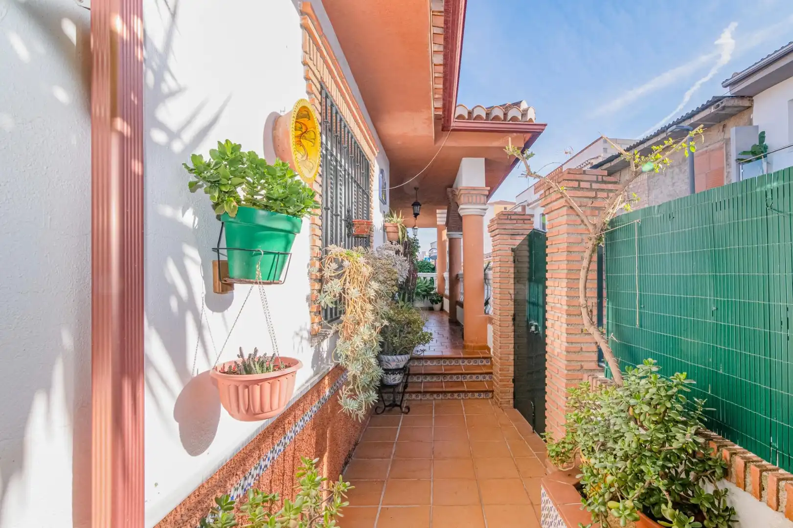 Exterior view of Houses for sale in Cúllar Vega, Granada