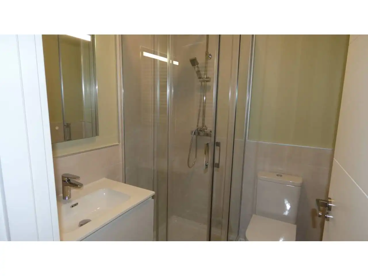 Baño de Apartamento de alquiler en Toledo con Aire acondicionado, Calefacción y Amueblado