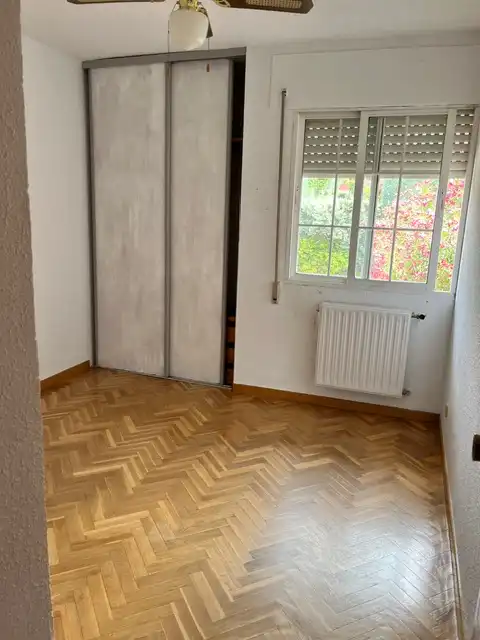 Dormitori de Casa o xalet en venda en Las Rozas de Madrid amb Calefacció, Jardí privat i Parquet