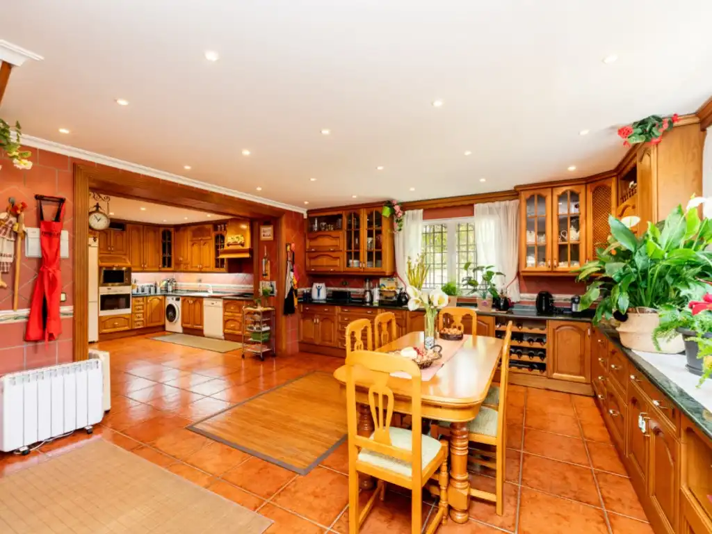 Cocina de Casa o chalet en venta en Espinoso del Rey con Terraza, Piscina y Amueblado