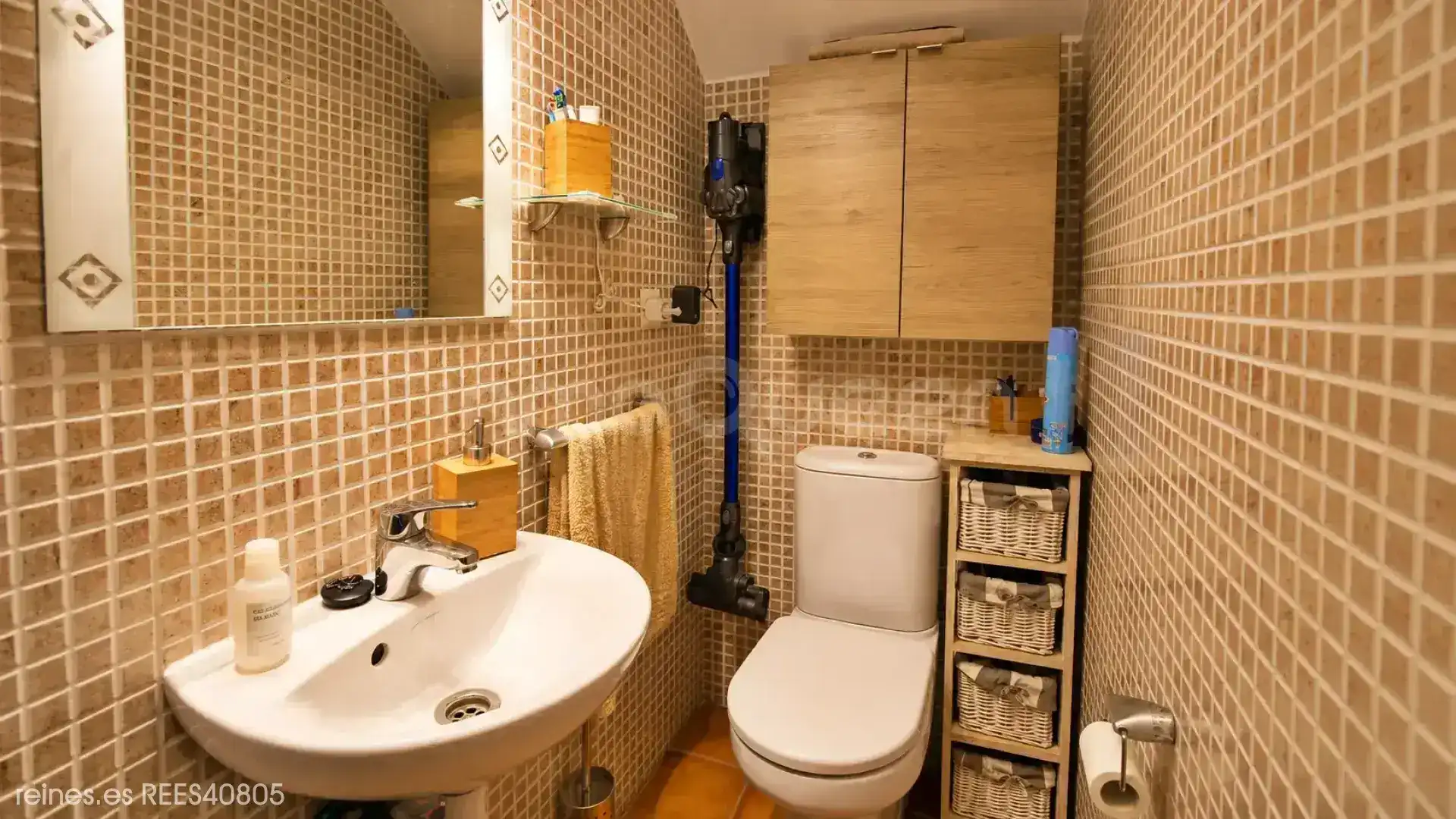Baño de Casa adosada en venta en Val de San Vicente  con Jardín privado, Terraza y Amueblado