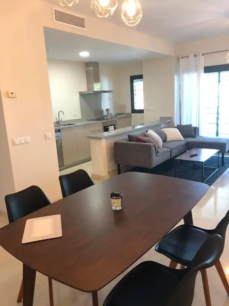 Sala de estar de Apartamento de alquiler en Benahavís con Aire acondicionado, Calefacción y Terraza