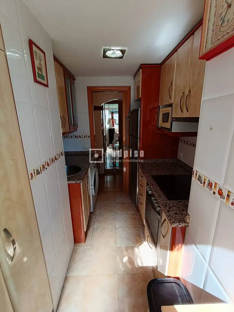 Cocina de Piso de alquiler en Madrid con Calefacción, Jardín privado y Terraza