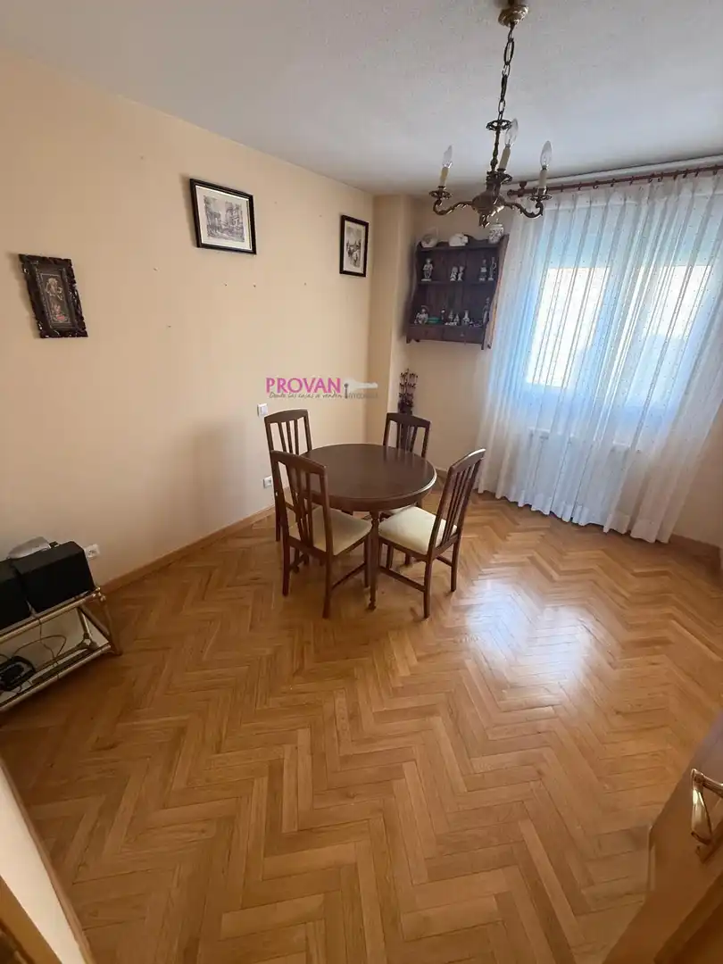 Menjador de Pis en venda en San Agustín del Guadalix amb Aire condicionat, Calefacció i Parquet