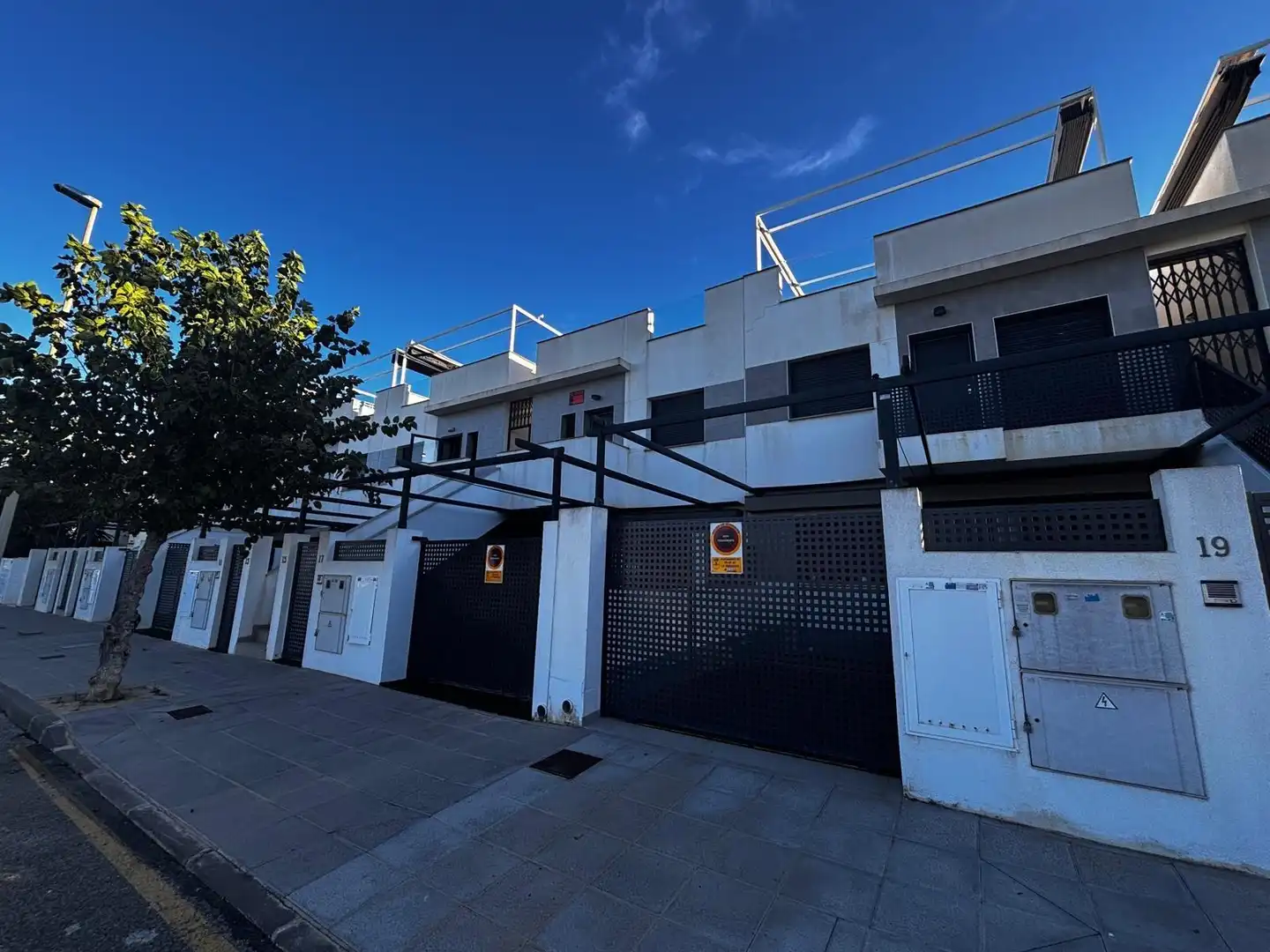 Bungalow con terraza en venta en Calle de Begoña, imagen 2