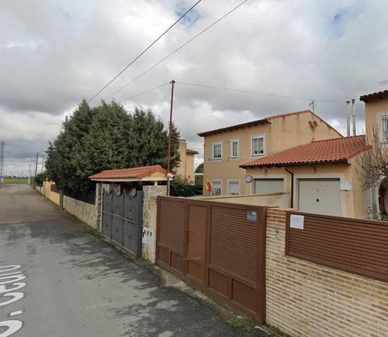 Casa-chalet en Venta en Calle del Cedro en Ugena