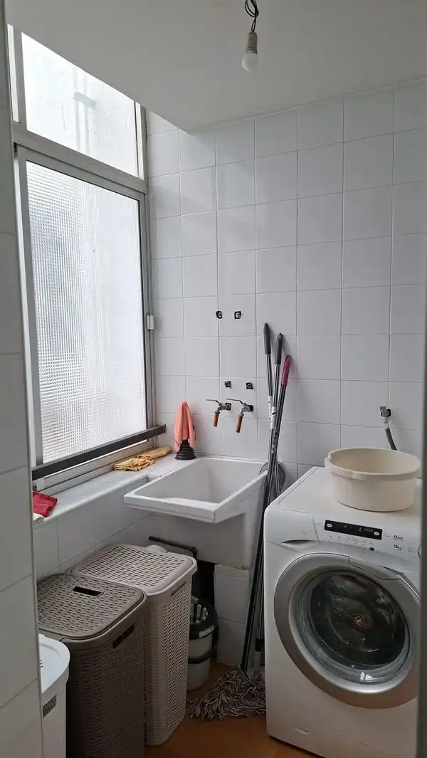 Badezimmer von Wohnung zum Verkauf in Granada mit Heizung, Möbliert und Balkon