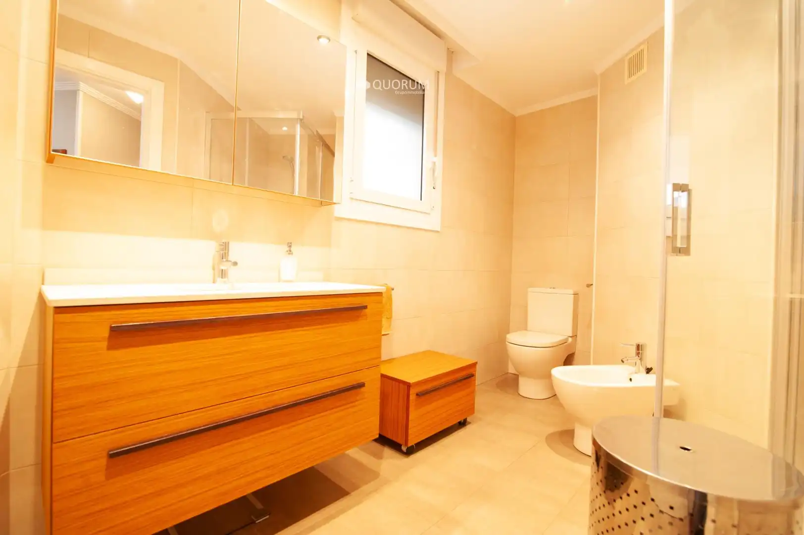Baño de Ático en venta en Ugao- Miraballes con Calefacción, Terraza y Trastero