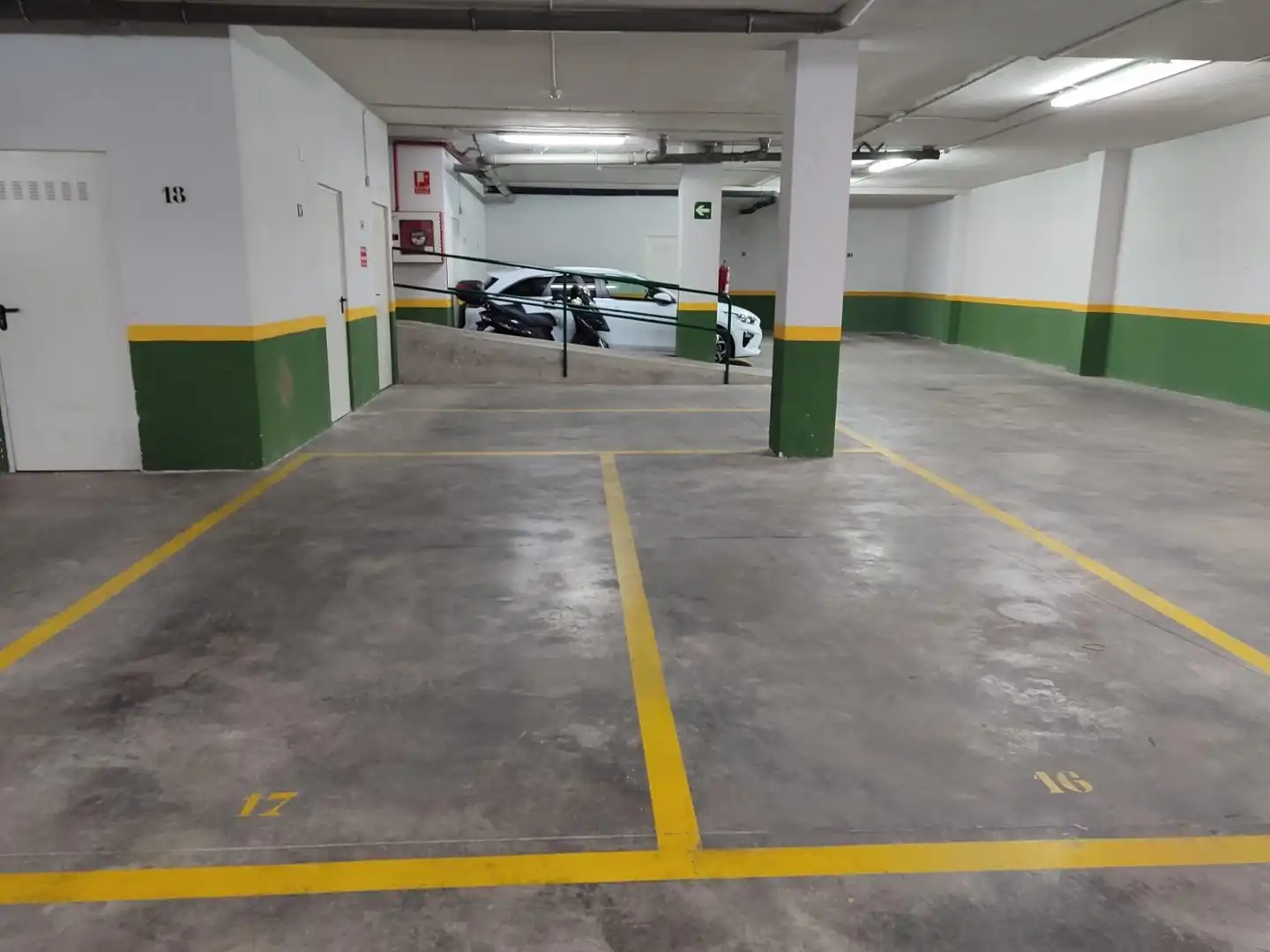Parking de Dúplex en venta en Villamediana de Iregua con Terraza y Trastero
