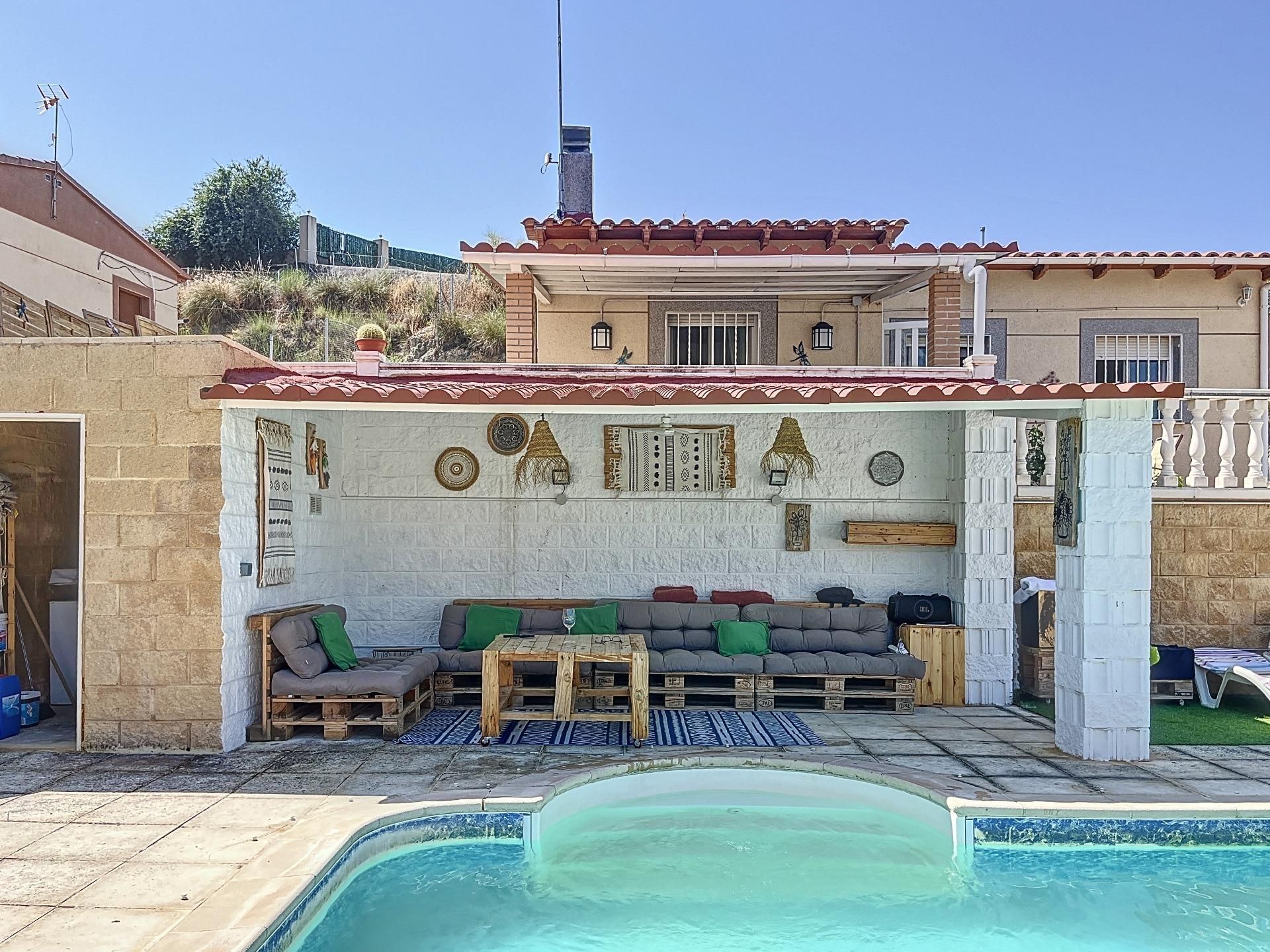 Piscina de Casa o chalet en venta en Barajas de Melo con Calefacción, Jardín privado y Terraza