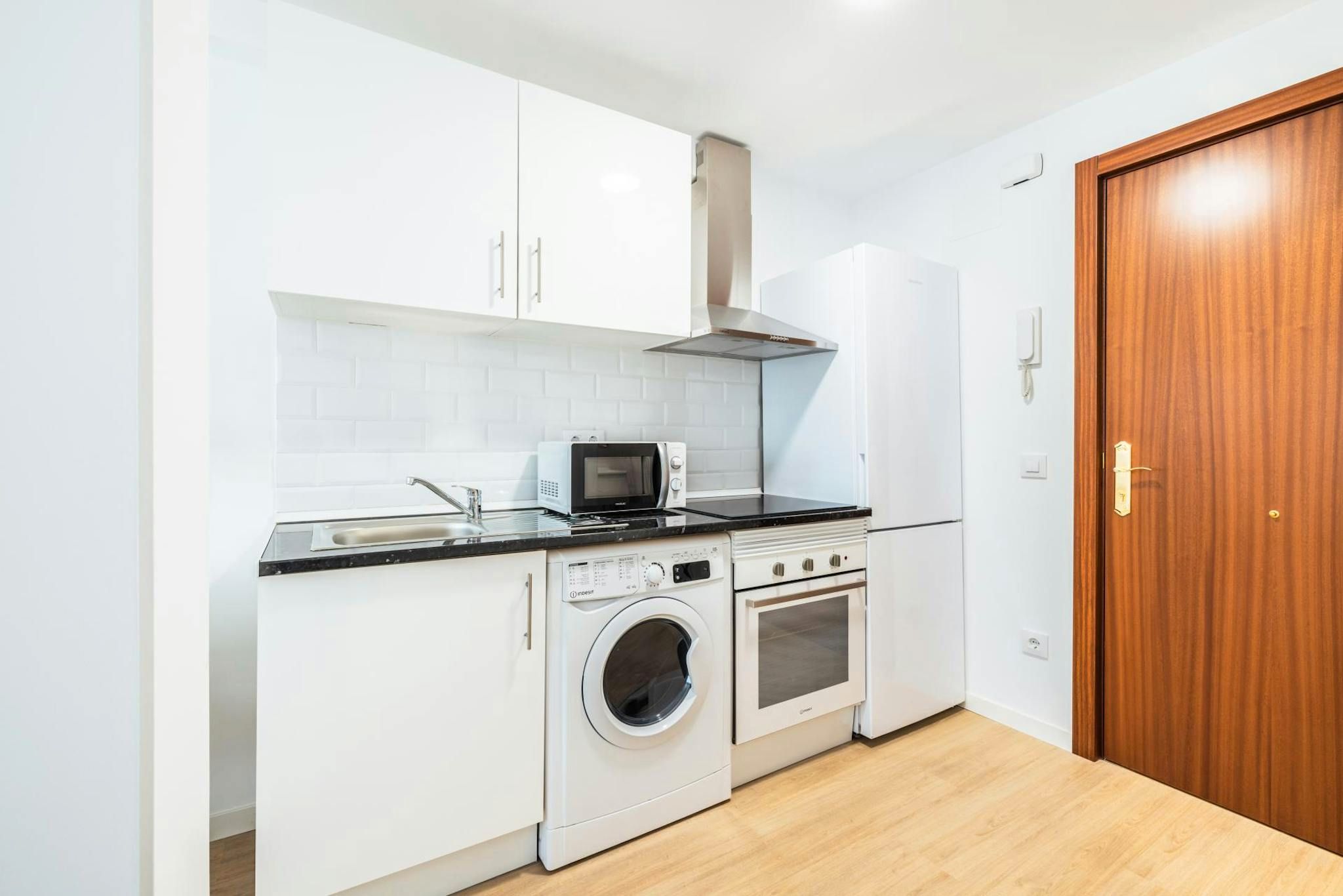 Kitchen of Flat to rent in  Madrid Capital  with Air Conditioner, Heating and Furnished