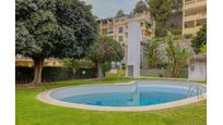 Swimming pool of Flat for sale in Benahavís  with Terrace and Balcony