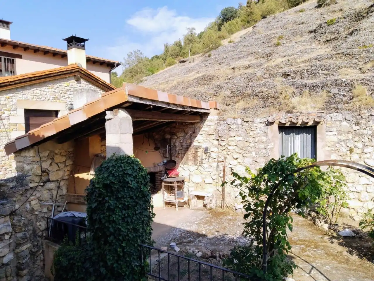 Vista exterior de Casa o chalet en venta en Puentedura con Calefacción y Amueblado
