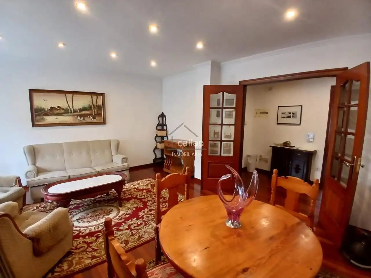 Sala d'estar de Pis de lloguer en Ferrol amb Calefacció, Parquet i Moblat