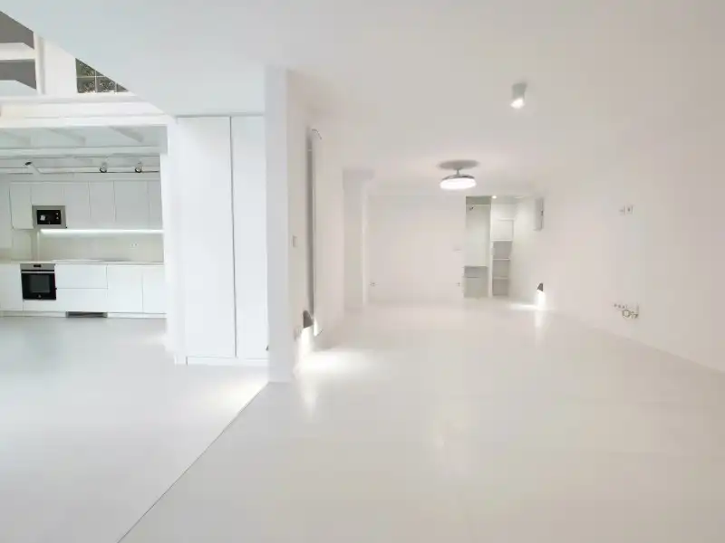 Wohnung zur Miete in Madrid mit Klimaanlage, Heizung und Privatgarten