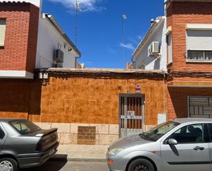 Vista exterior de Casa o xalet en venda en Manzanares