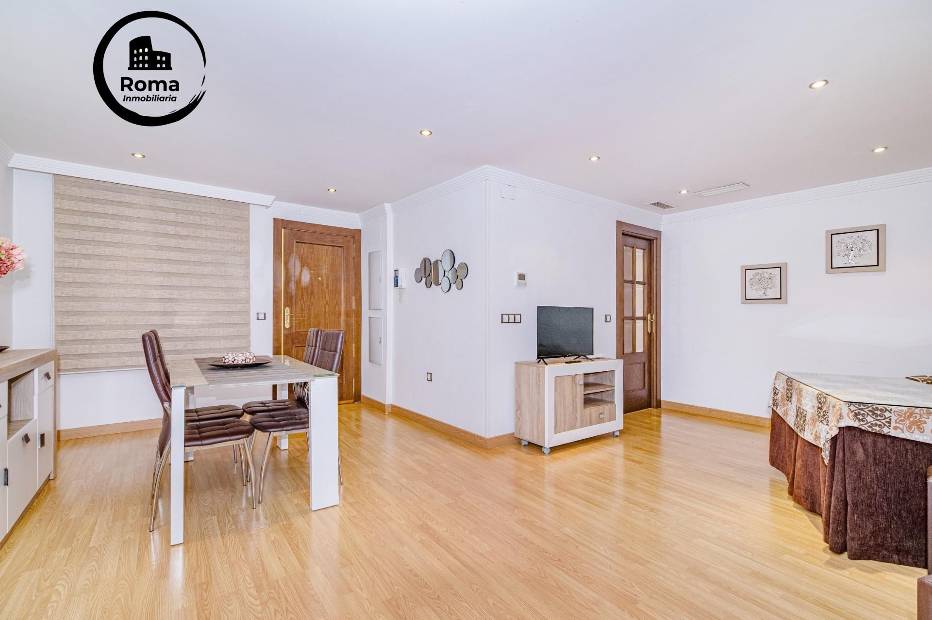 Sala d'estar de Pis en venda en La Zubia amb Aire condicionat i Moblat