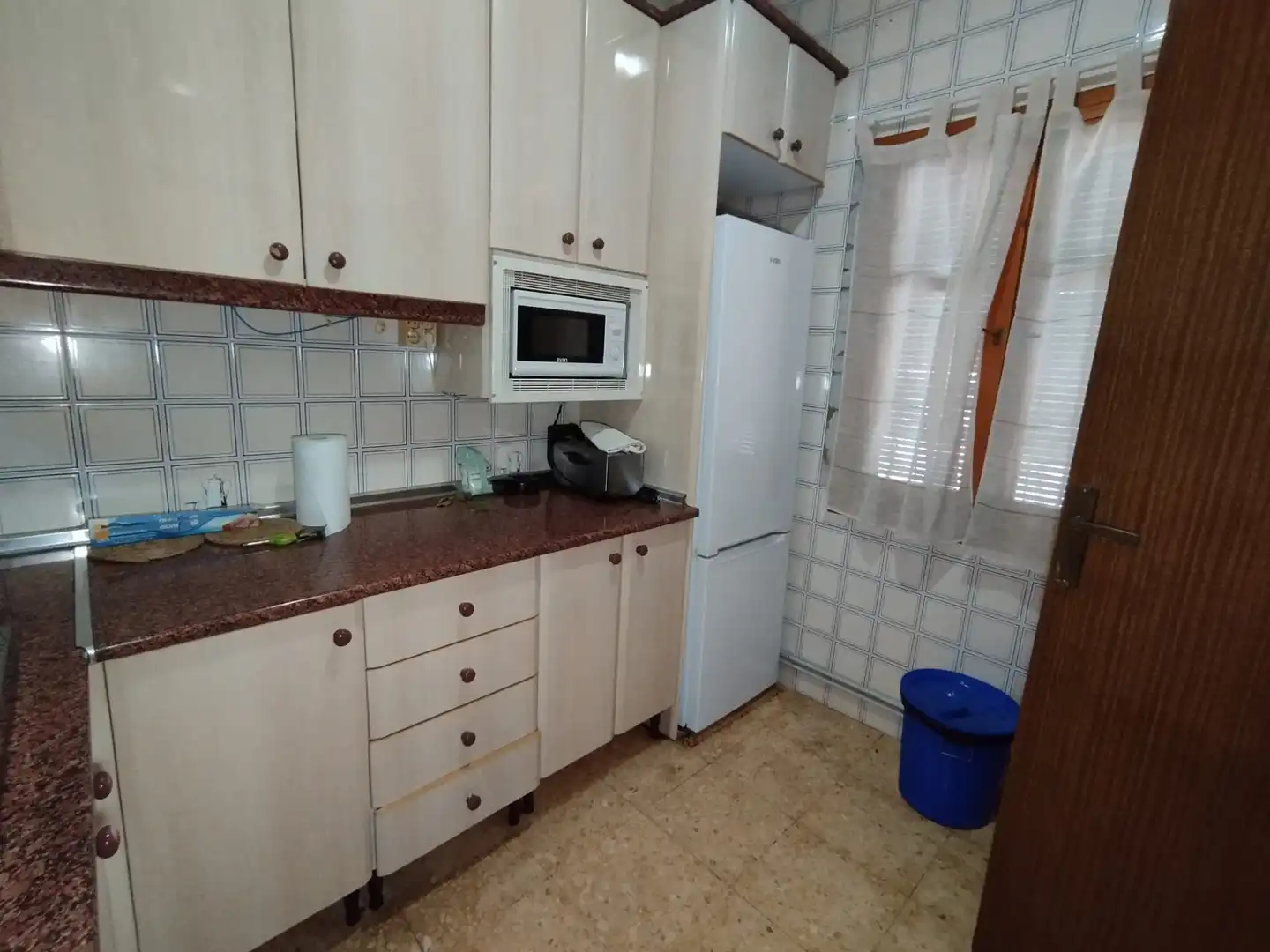 Cuina de Finca rústica en venda en Tomelloso amb Aire condicionat, Jardí privat i Piscina
