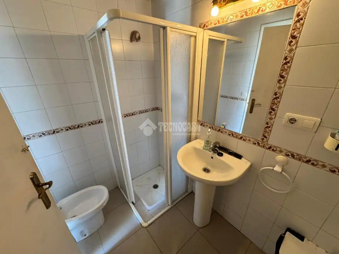 Badezimmer von Garage zur Miete in Aznalcázar