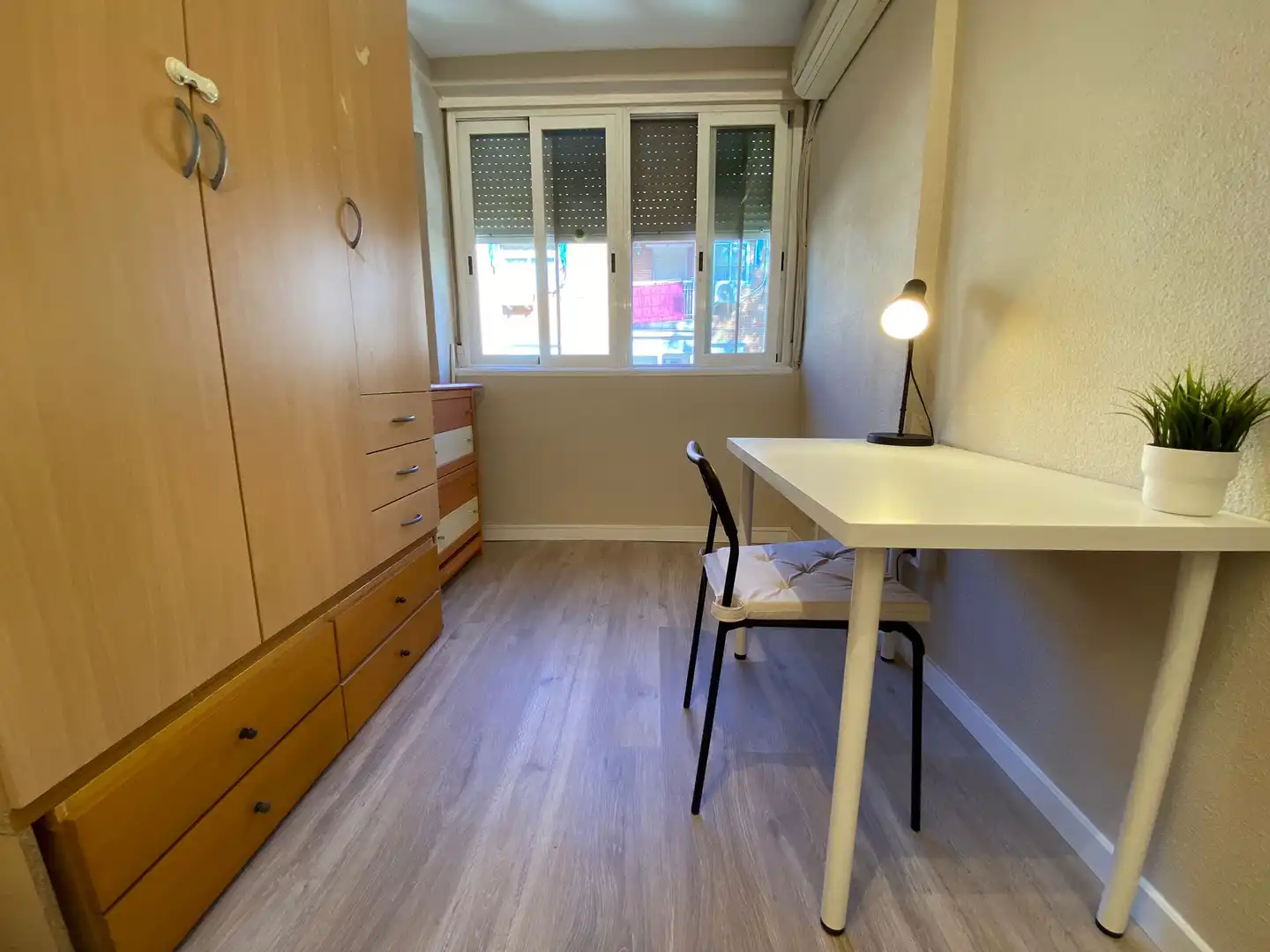 Room in Calle de Francia, 8, Centro