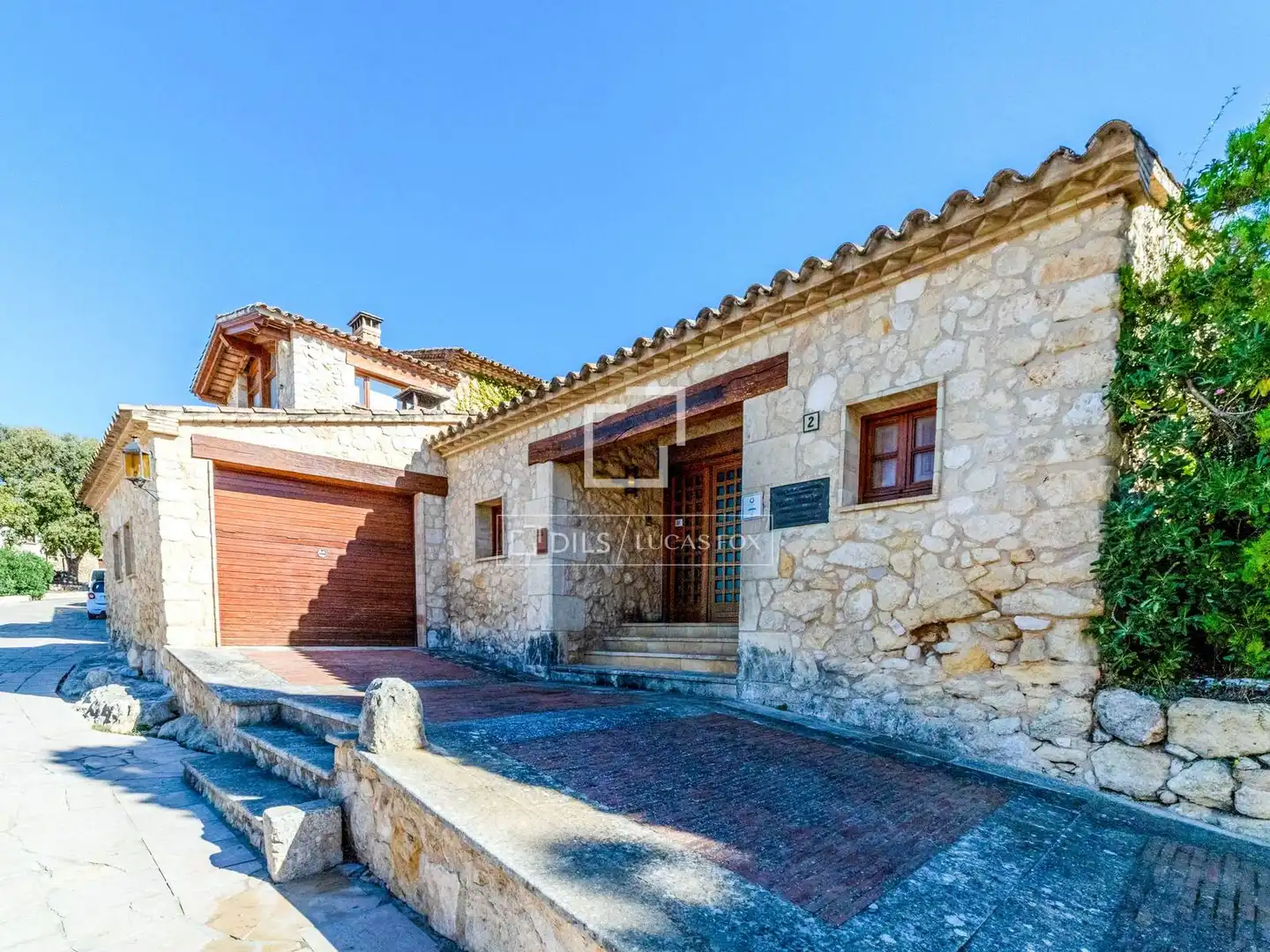 Vista exterior de Finca rústica en venda en Castellet i la Gornal amb Jardí privat, Parquet i Terrassa