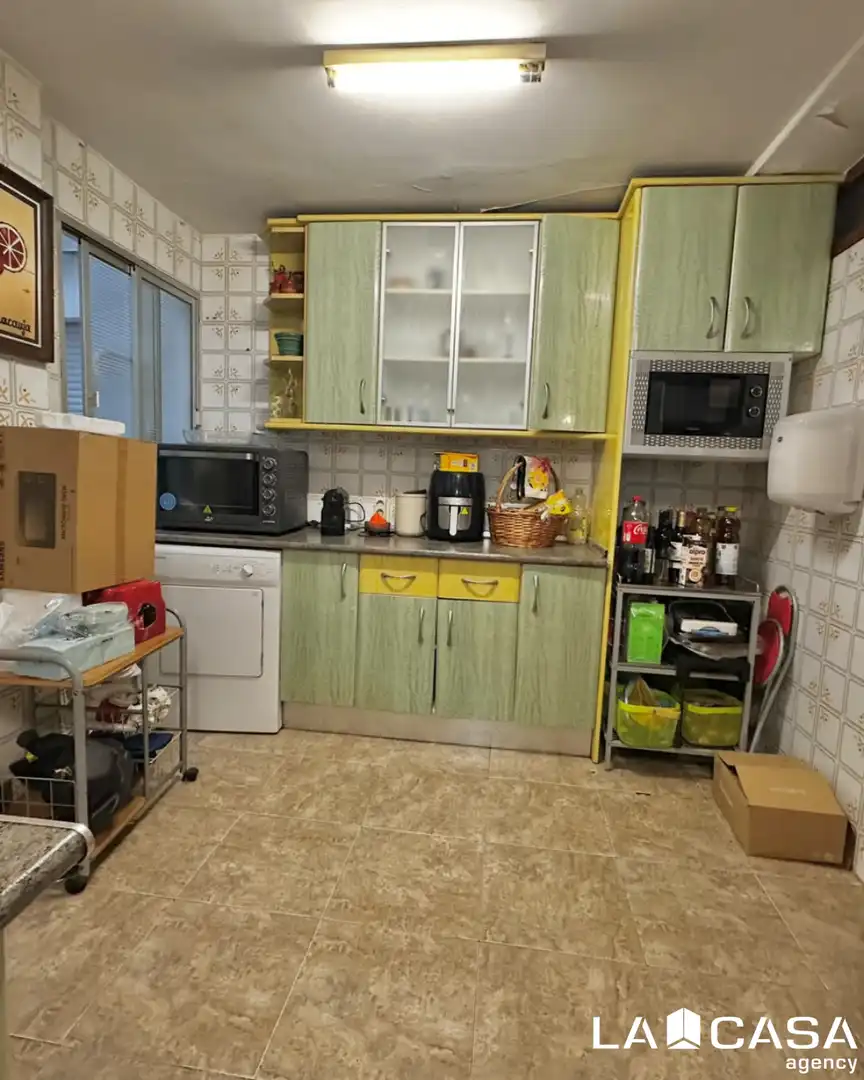 Cocina de Piso en venta en Sevilla con Balcón