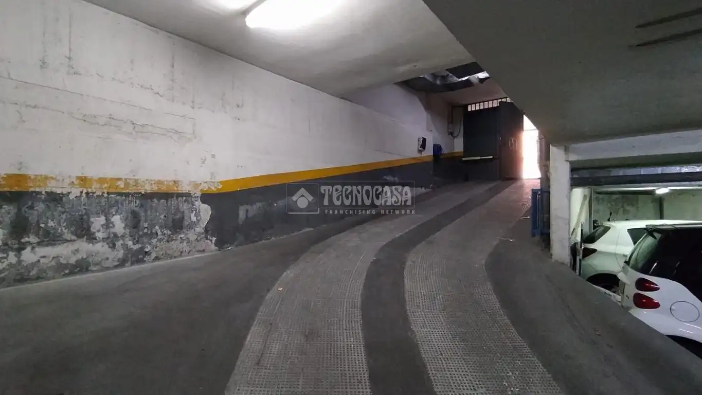 Parkplatz von Garage zum Verkauf in Madrid