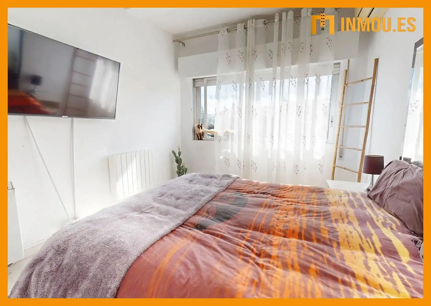 Bedroom of Flat for sale in Ourense Capital   with Air Conditioner, Heating and Parquet flooring