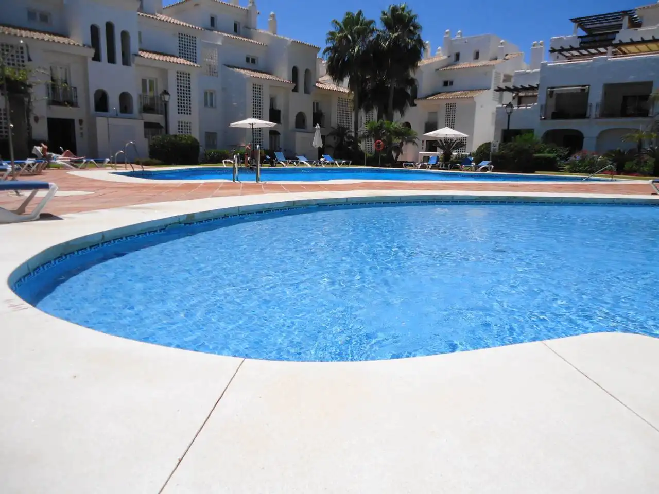 Piscina de Piso en venta en Marbella con Aire acondicionado, Calefacción y Terraza