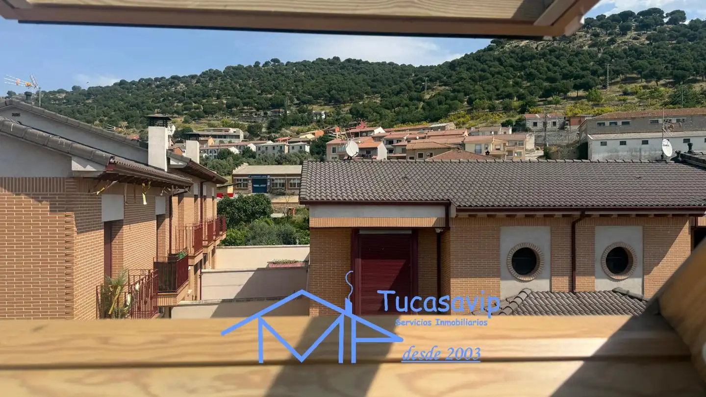 Terraza de Dúplex en venta en El Hoyo de Pinares  con Calefacción y Amueblado